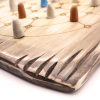 detalles en la madera del tablero de juego Fidchell Cleissy | juego damas madera | juego mesa madera | juego de mesa parchís madera | juegos de mesa artesanales en madera | productos artesanales online