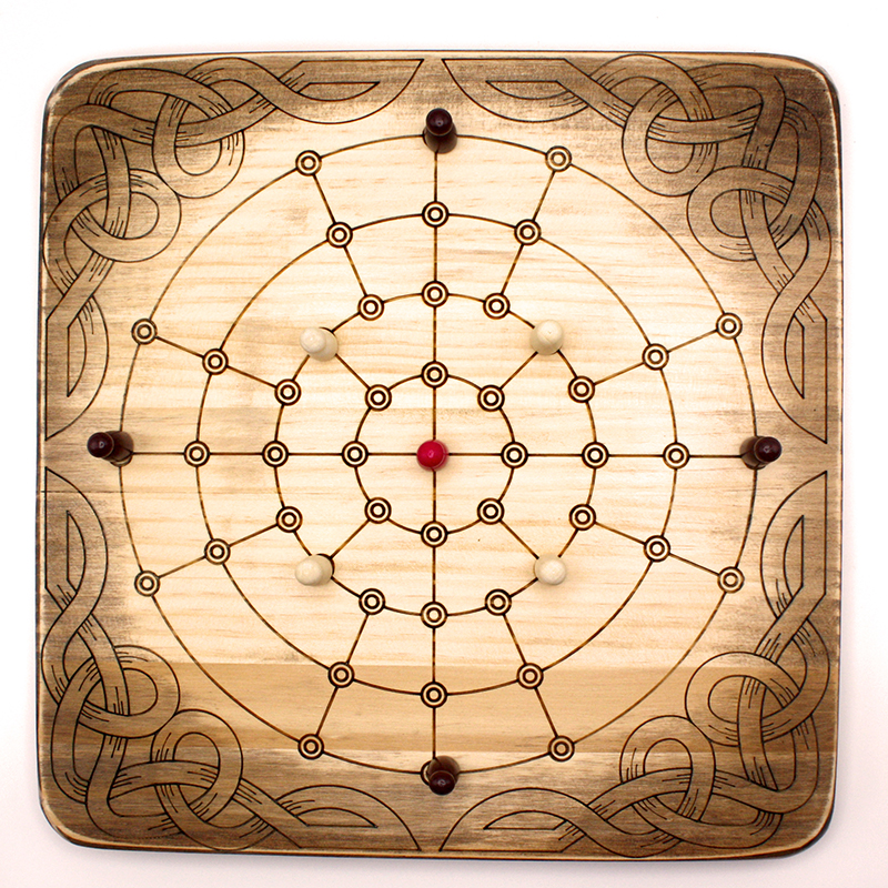 tablero de juego Fidchell Oona| juego damas madera | juego mesa madera | juego de mesa parchís madera | juegos de mesa artesanales en madera | productos artesanales online