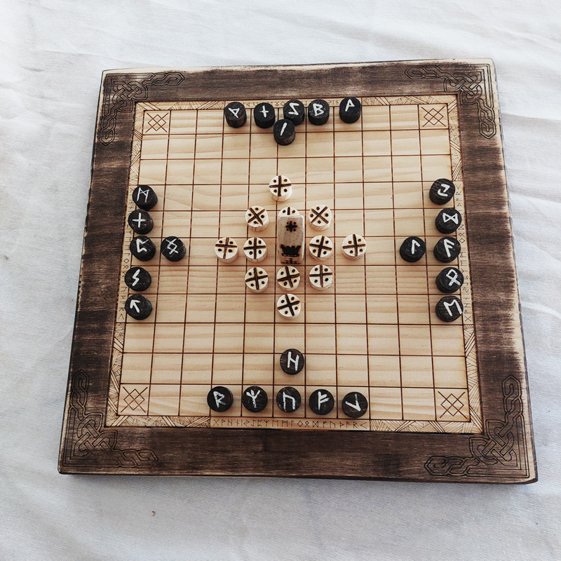 Juego hecho a mano Hnefatal | dominos en madera | ajedrez de madera | tablero de madera | parchís y oca de madera | Laplazoleta | juegos de mesa madera Madrid