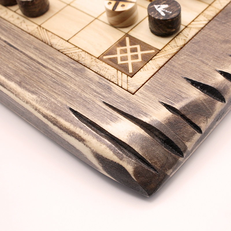 Tablero y piezas del juego Hnefatalf Kolbein hecho a mano | ajedrez y damas de madera | dominos artesanales | Producto artesanal | estrategia | juegos de mesa históricos | Laplazoleta Madrid