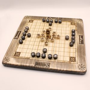 Tablero y fichas del juego Hnefatalf Sigfrid hecho a mano | ajedrez y damas de madera | dominos artesanales | Producto artesanal | estrategia | juegos de mesa históricos | Laplazoleta Madrid