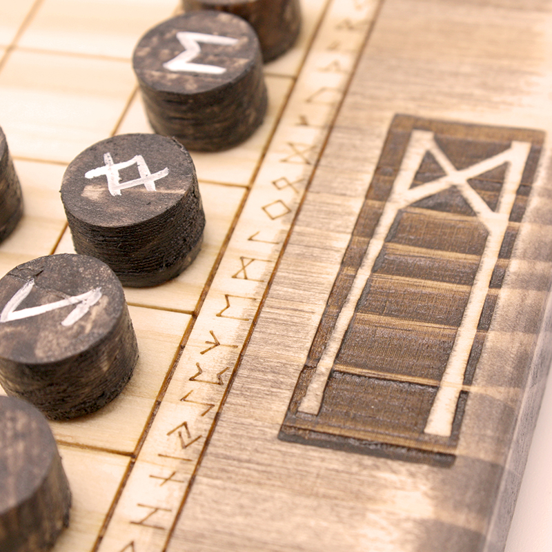 Tablero y fichas del juego Hnefatalf Sigfrid hecho a mano | ajedrez y damas de madera | dominos artesanales | Producto artesanal | estrategia | juegos de mesa históricos | Laplazoleta Madrid