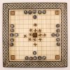 Hnefatalf-Torkel-110A-02 Tablero de madera tallado a mano del juego Hnefatal Torkel | juego piezas de madera | parchís madera |juegos de mesa de madera con canicas |juego de mesa torre de madera | Ajedrez | La Plazoleta Madrid