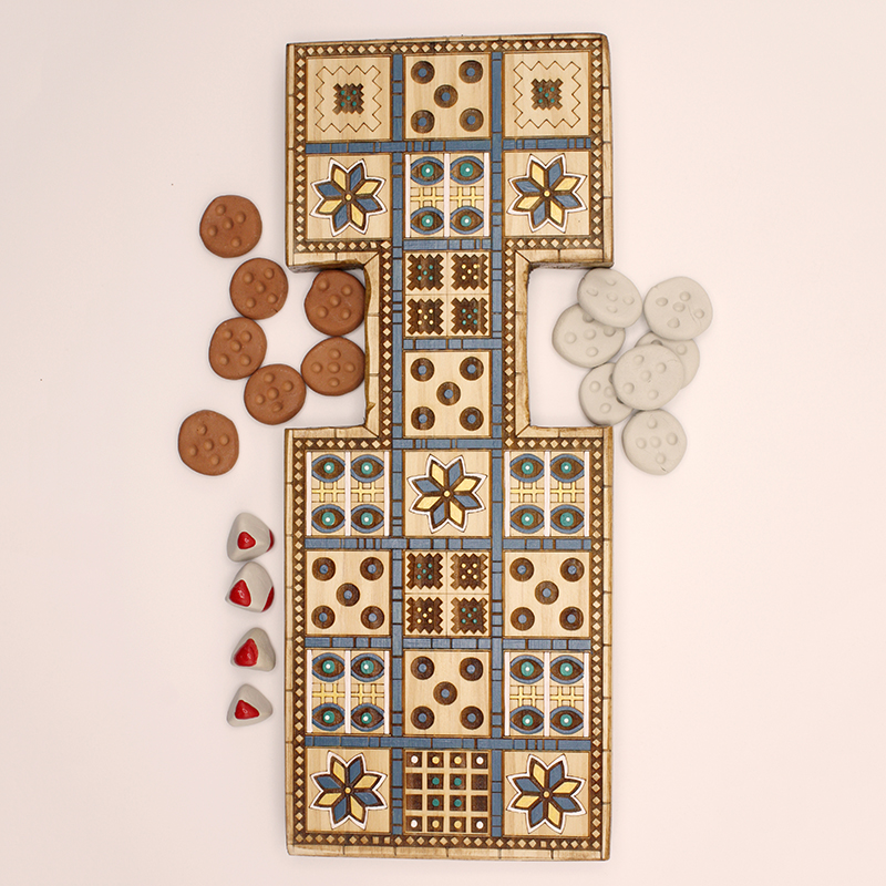 Juego-real-UR-Nanar-L230A-azul-oro-02 juego de madera tallada UR nanar | juego histórico | juego de mesa de madera | juego artesanal | Hecho a mano | La Plazoleta