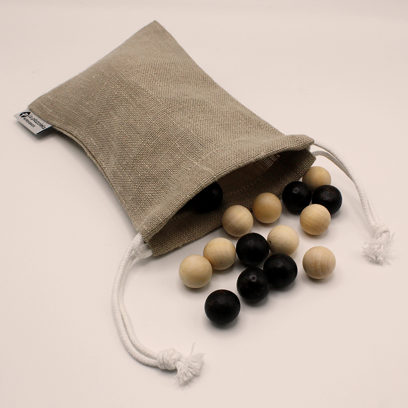 Piezas de madera del Juego de mesa Molino | ajedrez y damas de madera | dominos artesanales | Producto artesanal | estrategia | juegos de mesa históricos | Laplazoleta Madrid