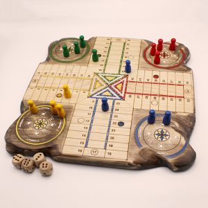 Juego parchis Kaira hecho a mano | parchis de madera | dominos artesanales | Producto artesanal | estrategia | juegos de mesa históricos | Laplazoleta Madrid