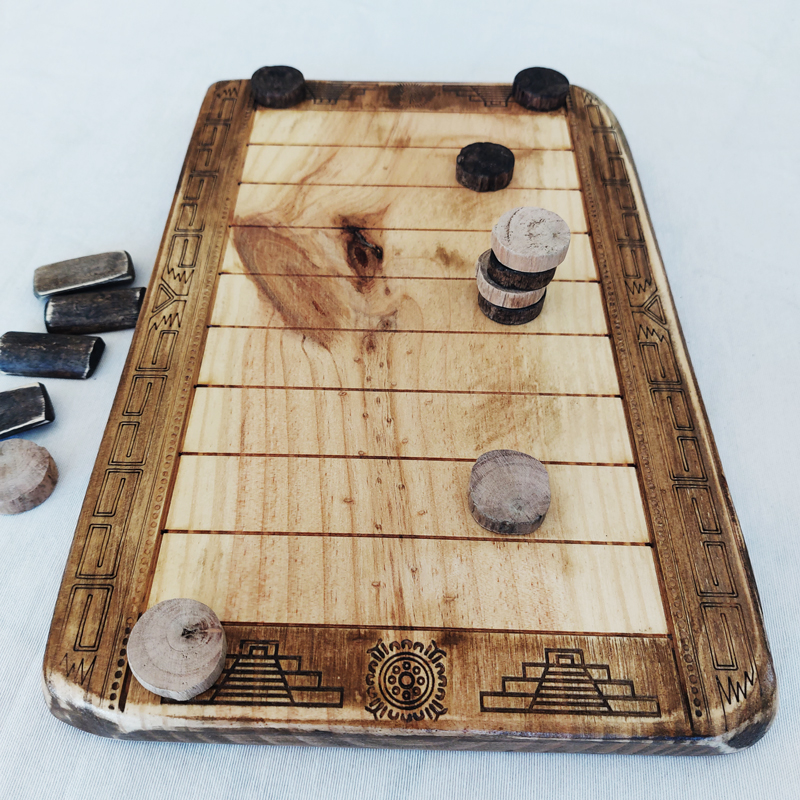 Tablero y fichas de madera del juego Puluc | juego damas madera | juego mesa madera | juego de mesa parchís madera | juegos de mesa artesanales en madera | productos artesanales online
