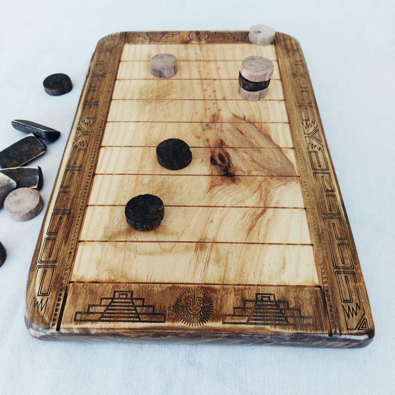 Tablero y fichas hecho en madera del juego Puluc | Productos artesanales | hechos a mano | La Plazoleta | Venta online