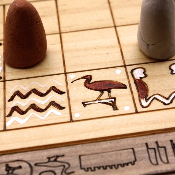 Tablero del juego de mesa Senet Neith | juego histórico | juego de mesa de madera | juego artesanale | Hecho a mano | La Plazoleta