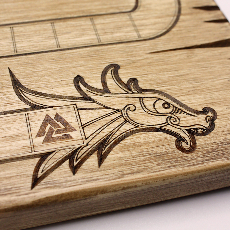 Detalle dragon juego madera Senet Valhalla | juego piezas de madera | parchís madera |juegos de mesa de madera con canicas |juego de mesa torre de madera | Ajedrez | La Plazoleta Madrid