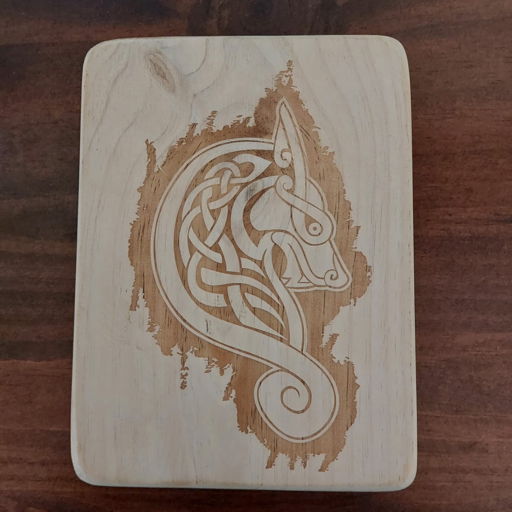 Tablilla Fenrir de madera tallada | juego piezas de madera | parchís madera |juegos de mesa de madera con canicas |juego de mesa torre de madera | Ajedrez | La Plazoleta Madrid
