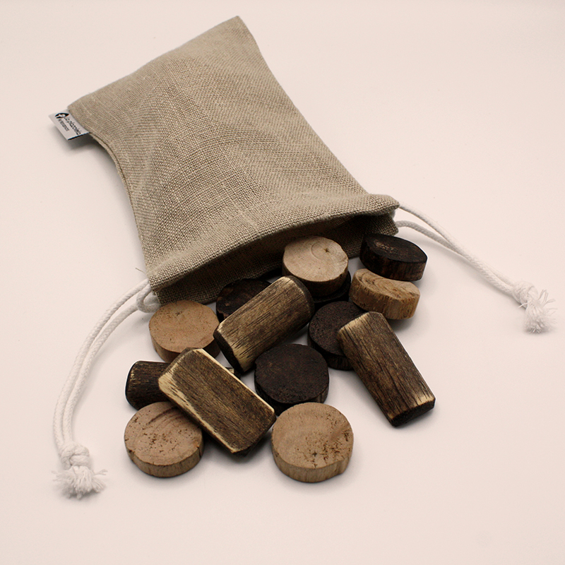 Piezas de madera del juego Puluc Aruma | juego damas madera | juego mesa madera | juego de mesa parchís madera | juegos de mesa artesanales en madera | productos artesanales online
