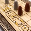 Juego pirograbado Senet Aammes amarillo | ajedrez y damas de madera | dominos artesanales | Producto artesanal | estrategia | juegos de mesa históricos | Laplazoleta Madrid