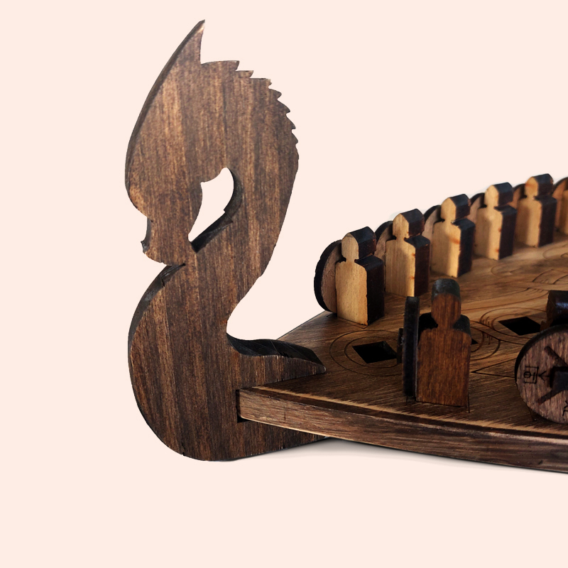 tablero y piezas de madera pirograbada del juego Daldos Loki | Producto artesano | Hecho a mano | La PLazoleta