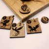 Piezas de madera con imágenes de dragones | Dominari | Producto artesanal | La PLazoleta