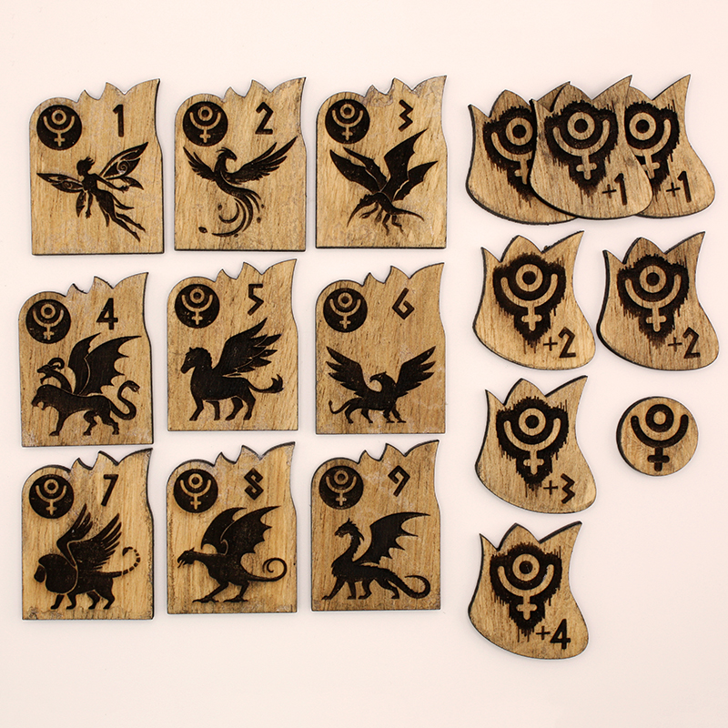 Piezas de madera con imágenes de dragones | Dominari | Producto artesanal | La PLazoleta
