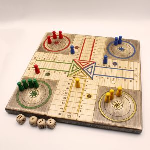 Juego parchis Inya hecho a mano | parchis de madera | dominos artesanales | Producto artesanal | estrategia | juegos de mesa históricos | Laplazoleta Madrid