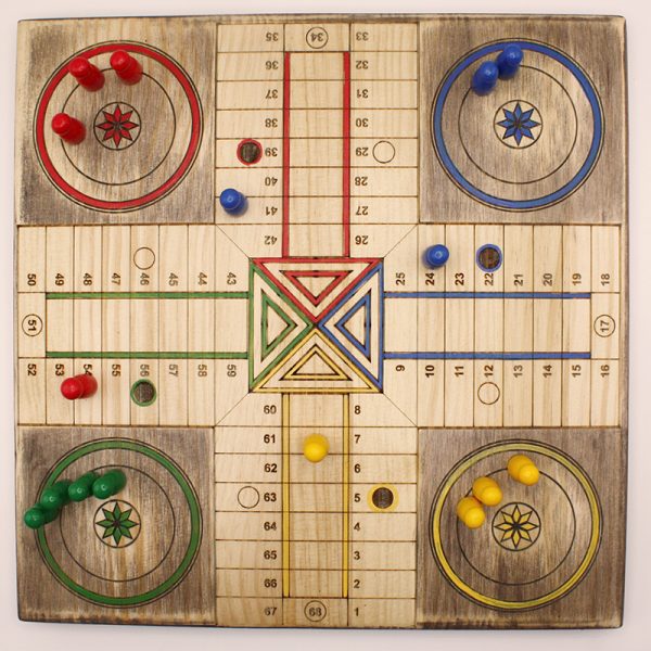 Juego parchis Inya hecho a mano | parchis de madera | dominos artesanales | Producto artesanal | estrategia | juegos de mesa históricos | Laplazoleta Madrid