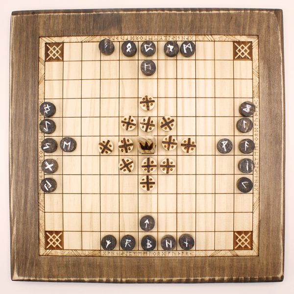 Tablero de madera hecho a mano del juego Hnefatal Bjorn | ajedrez y damas de madera | dominos artesanales | Producto artesanal | estrategia | juegos de mesa históricos | Laplazoleta Madrid